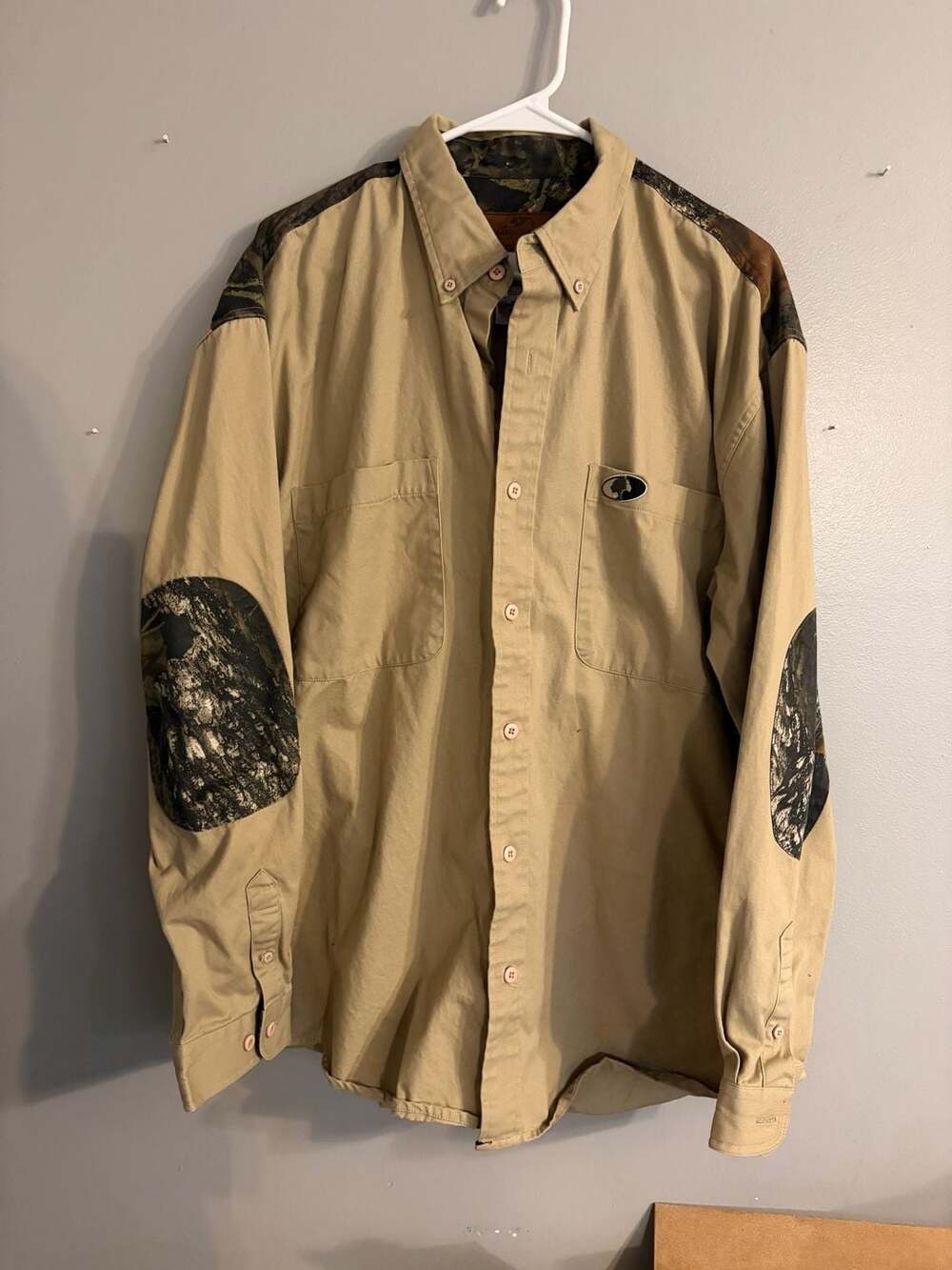 Mossy Oak Camo Accent Shirt Size XL Brown Long Sleeve Button Up Outdoor Hunting